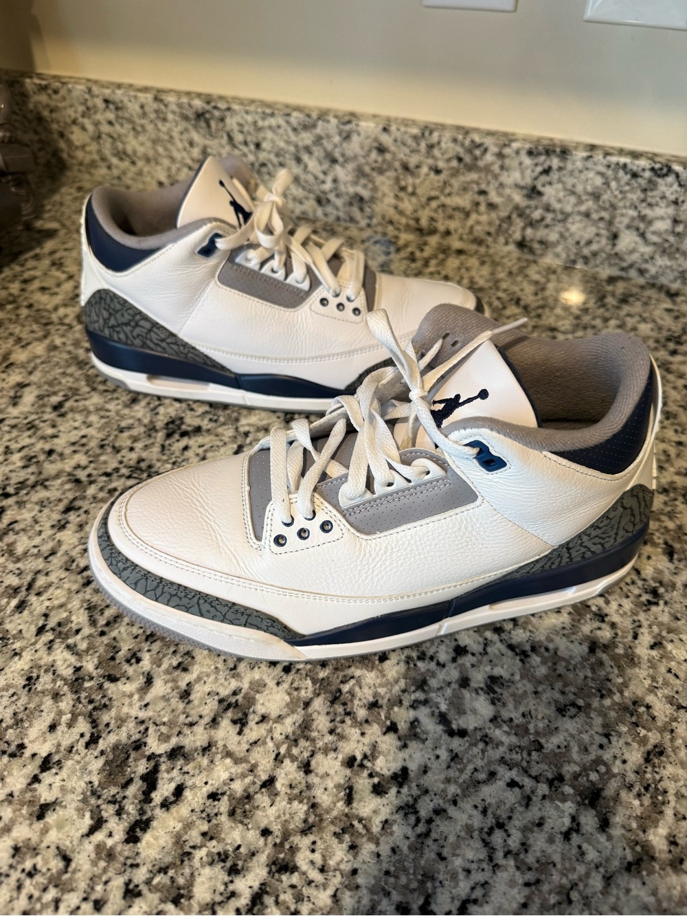 Jordan 3 retro men’s shoes size 10.5